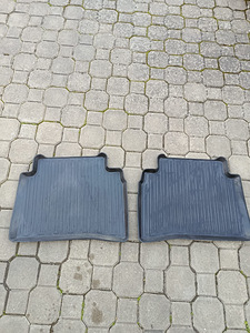 Kummimatid (komplekt) Toyota Corolla sedaanile (3 foto / 3)