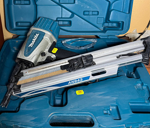 Makita naelpüstol AN943 (1 foto / 2)