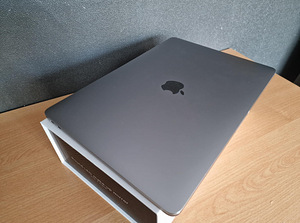 Macbook Pro 13" (2016) (2 фото из 3)