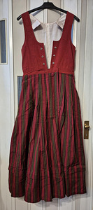 Uus traditsiooniline rahvuslik alpidirndl (1 foto / 1)