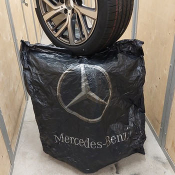 Новые легкосплавные диски MB с новыми летними шинами Pirelli