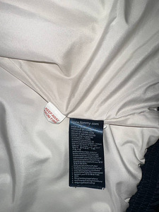 Jope Tommy Hilfiger (3 foto / 3)