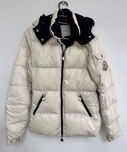 Пуховик Moncler (3 фото из 10)