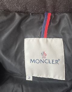 Пуховик Moncler (4 фото из 10)
