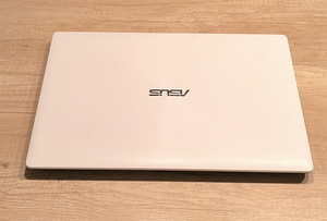 Asus X553M (1 фото из 4)