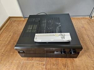 Yamaha DSP-AX2 аудио-видео усилитель (3 фото из 4)