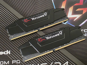 G.Skill Ripjaws V 2x32GB DDR4 3200MHz F4-3200C16Q2-256GVK (1 фото из 2)