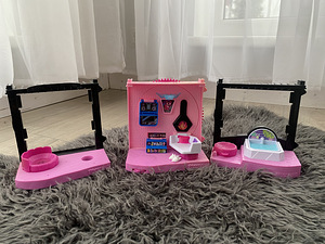 Laste mänguasjad, mängumajad, raudtee, Barbie kaarik, raamat (2 foto / 10)