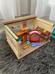 Laste mänguasjad, mängumajad, raudtee, Barbie kaarik, raamat (6 foto / 10)