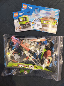 60254 LEGO Võidusõidupaadi transporter (2 foto / 2)