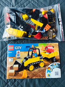 60252 LEGO City Ehitusbuldooser haagisega (2 foto / 2)