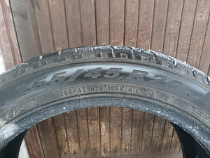 255/45/20 Pirelli Scorpion (3 foto / 3)