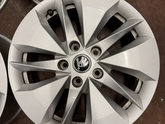 16" оригинальные диски Skoda 5x112