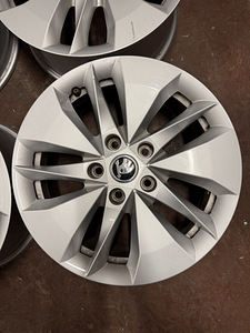16" оригинальные диски Skoda 5x112 (1 фото из 8)