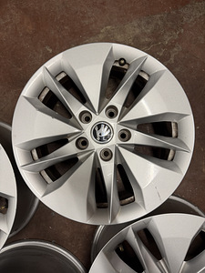 16" оригинальные диски Skoda 5x112 (3 фото из 8)