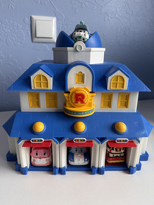 Robocar Poli, Робокар Поли машинки и дом (6 фото из 8)
