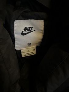 Nike пуховик (3 фото из 3)