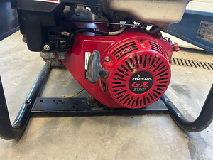 SDMO keevitusgeneraator 7,15kv 400V (2 foto / 5)