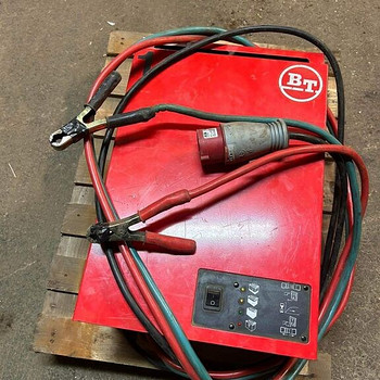 Akulaadija BT 24V 100A (sobib laotõstukile)
