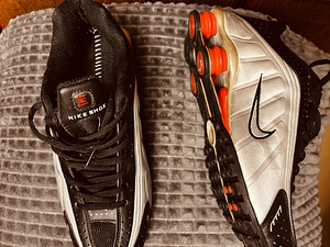 Nike Shox (2 фото из 2)