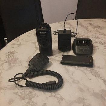 Ручная рация Kenwood