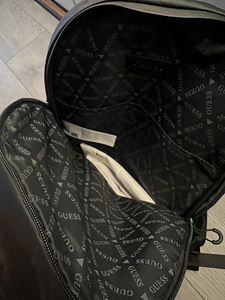 Рюкзак Guess (6 фото из 9)