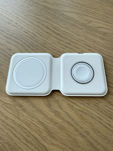 Apple MagSafe Duo 15W Qi juhtmevaba laadija (1 foto / 5)