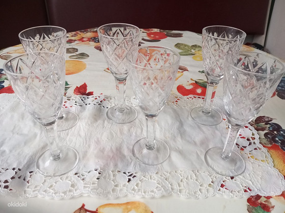 Продаю хрустальные ликёрные рюмочки 6 шт.