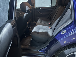 Продаю автомобиль марки Wolkswagen golf 2004 года (5 фото из 15)