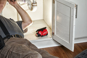UUS Töövalgusti Milwaukee M12 PAL-0 - ilma aku ja laadijata (2 foto / 2)