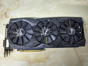ROG Strix RX 480 8G (1 foto / 4)