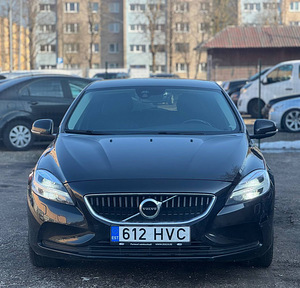 VOLVO V40 (1 фото из 8)