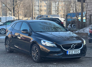 VOLVO V40 (4 фото из 8)