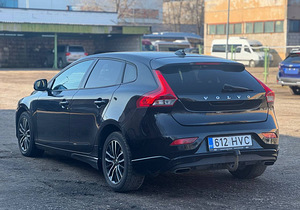 VOLVO V40 (5 фото из 8)