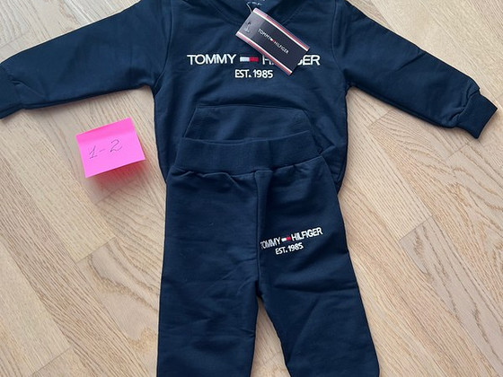 Tommy Hilfiger uued laste sportlikud kostüümid