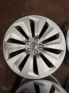 19" оригинальные диски Audi 5x112 (1 фото из 9)
