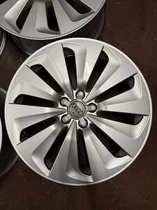 19" оригинальные диски Audi 5x112 (4 фото из 9)