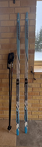 Järvinen naiste suusad + suusakepid (1 foto / 2)
