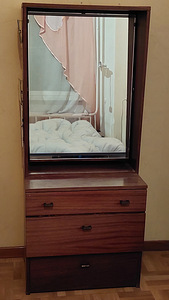 Kummut peegliga (1 foto / 1)