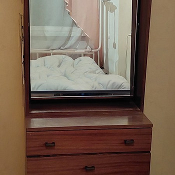 Комод с зеркалом