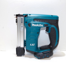 Аккумуляторный степлер Makita DST221Z 2025.4 (2 фото из 3)