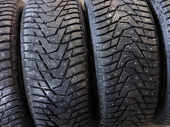 16 " шипованные шины Hankook 225 55 16 4шт