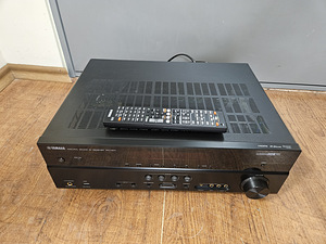 Yamaha RX-V471 Audio Video Receiver, (2 foto / 3)