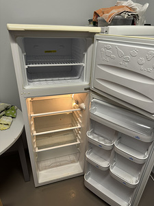 Külmkapp / Fridge / холодильник (2 фото из 2)