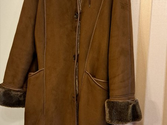 Karusnahkne mantel