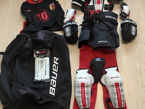 Комплект для хоккеиста Bauer возраст от 4-6 лет(18-27кг)