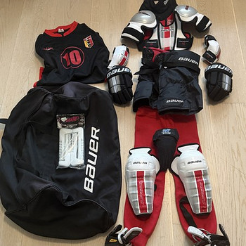 Комплект для хоккеиста Bauer возраст от 4-6 лет(18-27кг)