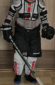 Комплект для хоккеиста Bauer возраст от 4-6 лет(18-27кг) (2 фото из 9)