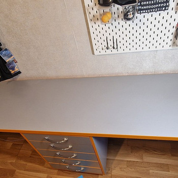 Pikk (250 cm) töölaud kahele inimesele + kapp