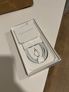 Müüa iPhone 15 pro 1TB (2 foto / 10)